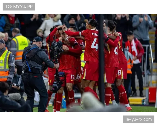 狼队惊天逆转绝杀,焦点战精彩瞬间回顾 狼队惊天逆转绝杀,焦点战精彩瞬间回顾