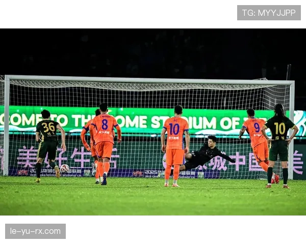 中超争冠格局风云再起：传统豪强与黑马激战白热化