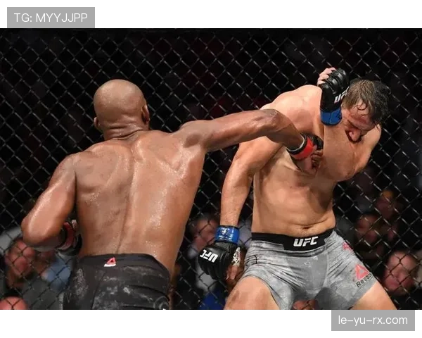 乔恩·琼斯训练完直接去提了辆布加迪，这自律换来的日子普通人真过不起